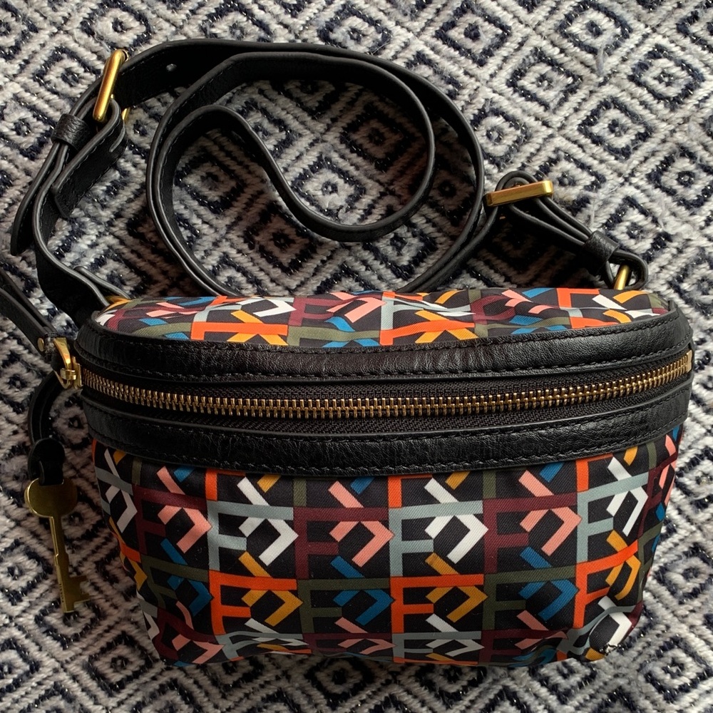 FOSSIL SLING SHOULDER BELT BAG BREANNA EXCELLENT CONDITION